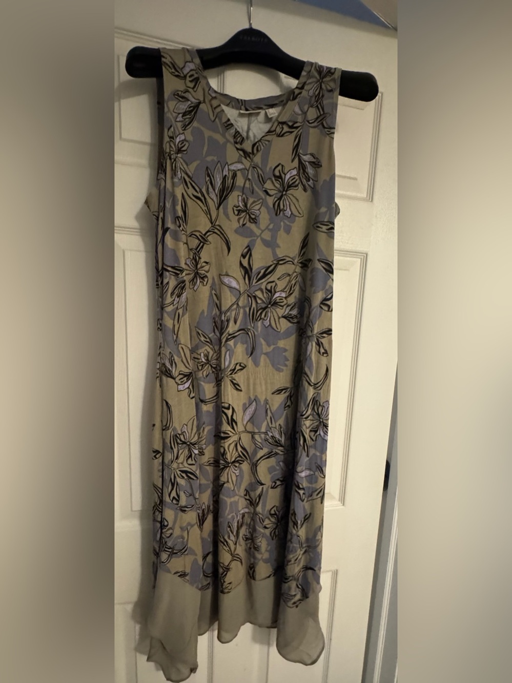 LOGO by Lori Goldstein Beige and Lavender Floral V-Neck Dress